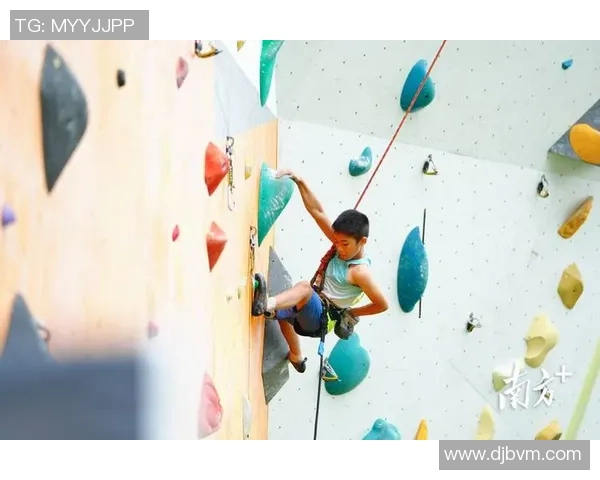 北京攀岩队边路渗透策略解析与攀岩热点发展趋势探讨
