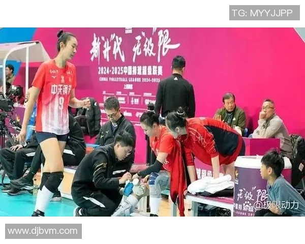 武汉排球队的节奏与魅力探秘:排球运动在城市中的发展与影响 武汉排球队的节奏与魅力探秘:排球运动在城市中的发展与影响